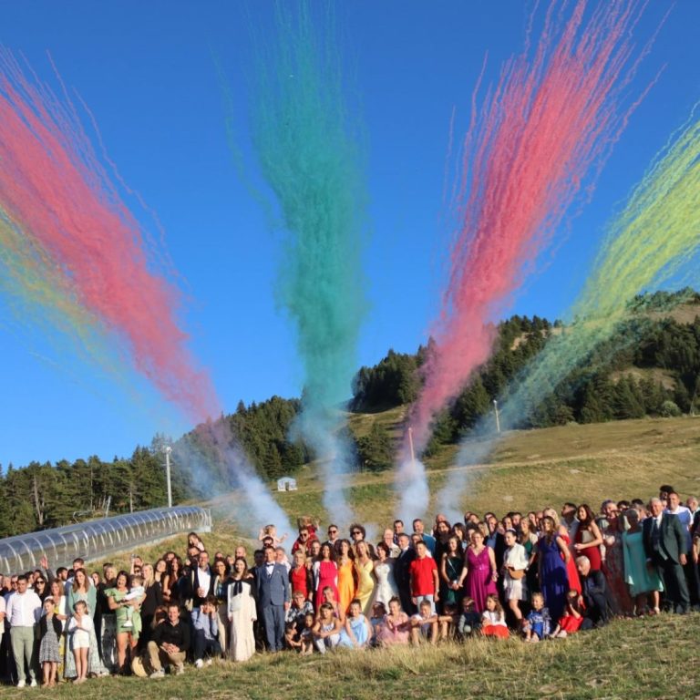 Feu d'artifice de jour MG Animation Concept spectacle production. CSP. Feu d'artifice. Secteur digne les bains, gap, sisteron, seyne. 04, 05, 13, 83, 84